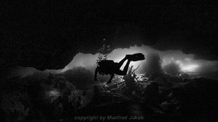 Unterwasser Höhlen